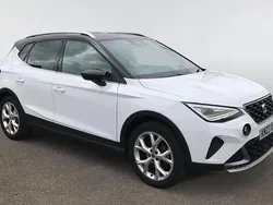 White Used 2023 Seat Arona FR SUV | £12,298 (Fair price)