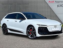 White Used 2025 Audi e-tron Performance SUV | £62,902