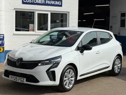 Glacier white New 2025 Renault Clio V Evolution Hatchback | £16,995 (Good price)