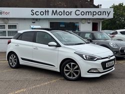 White Used 2016 Hyundai i20 Premium SE Hatchback | £8,699 (Fair price)