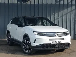 Brilliant paint arctic white New 2025 Vauxhall Grandland X SUV | £28,998 (Good price)