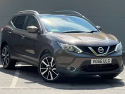 Bronze Used 2016 Nissan Qashqai Tekna SUV | £13,538 (A bit pricey)