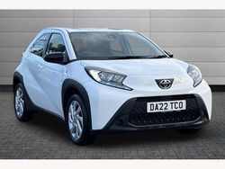 White Used 2022 Toyota Aygo X PURE SUV | £11,750