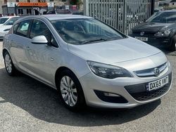 Sovereign silver metallic Used 2015 Vauxhall Astra S Hatchback | £3,499 (Fair price)