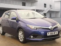 Blue Used 2016 Toyota Auris Hatchback | £6,795 (Good price)