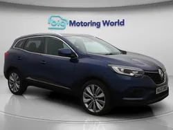 Blue Used 2020 Renault Kadjar Iconic SUV | £10,125 (Fair price)