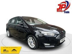 Black Used 2016 Ford Focus Zetec Hatchback | £5,195 (Good price)