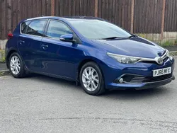 Blue Used 2016 Toyota Auris Hatchback | £6,795 (Good price)