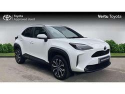 White Used 2023 Toyota Yaris Hybrid Design SUV | £19,478 (Good price)