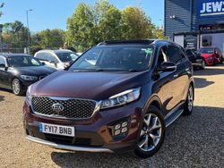 Red Used 2017 Kia Sorento SUV | £16,490 (Expensive)
