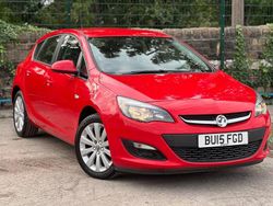 Red Used 2015 Vauxhall Astra Design Edition Hatchback | £3,350 (Fair price)