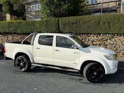 White Used 2012 Toyota HiLux Pickup | £6,995 (Expensive)