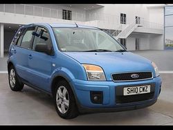 Blue Used 2010 Ford Fusion Zetec Hatchback | £2,750 (Fair price)