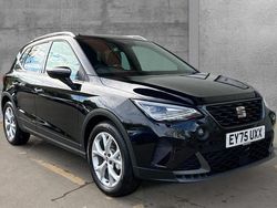 Metallic midnight black New 2025 Seat Arona FR SUV | £19,200 (Fair price)