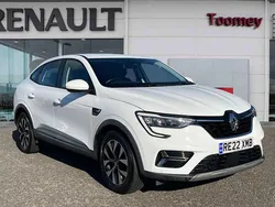 White Used 2022 Renault Arkana Iconic SUV | £15,995 (Fair price)