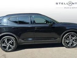 Black Used 2020 Volvo XC40 R-Design SUV | £20,432 (Fair price)