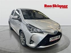 Silver Used 2020 Toyota Yaris Hatchback | £12,999 (Good price)