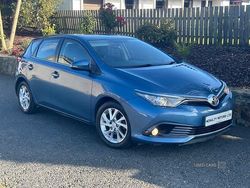 Blue Used 2015 Toyota Auris Hatchback | £5,745
