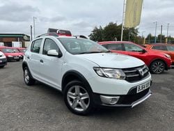 White Used 2014 Dacia Sandero Lauréate Hatchback | £4,295 (Fair price)