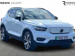 Crystal white Used 2022 Volvo XC40 Pro SUV | £25,790 (Fair price)