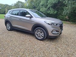 Beige Used 2016 Hyundai Tucson SE SUV | £5,950 (Fair price)