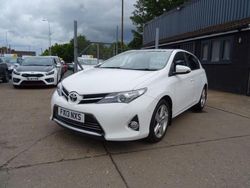 White Used 2013 Toyota Auris Hatchback | £6,495 (Fair price)