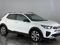 White Used 2022 Kia Stonic 4 SUV | £15,000 (Fair price)