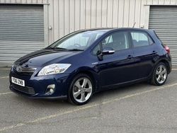 Blue Used 2012 Toyota Auris Hybrid Hatchback | £6,100 (Fair price)