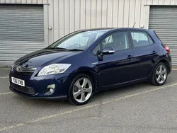 Blue Used 2012 Toyota Auris Hybrid Hatchback | £6,000 (Fair price)
