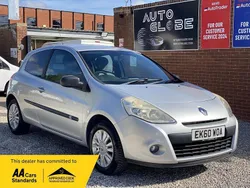 Silver Used 2011 Renault Clio II Hatchback | £2,490 (Fair price)