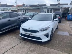 White Used 2019 Kia Ceed 3 Estate | £11,995 (Fair price)