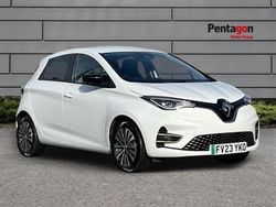 White Used 2023 Renault Zoe Techno Hatchback | £12,994 (Fair price)