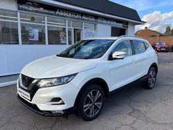 White Used 2018 Nissan Qashqai N-Connecta SUV | £10,995 (Good price)