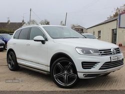 White Used 2017 VW Touareg R-line SUV | £16,990 (Super price)