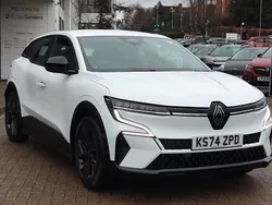 White New 2024 Renault Mégane Evolution Hatchback | £23,995 (Fair price)