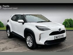 White Used 2023 Toyota Yaris Hybrid SUV | £19,914 (Super price)