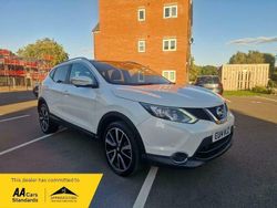 White Used 2014 Nissan Qashqai Tekna SUV | £5,790 (Expensive)
