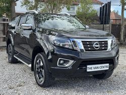 Black Used 2021 Nissan Navara Tekna Pickup | £16,885 (Fair price)