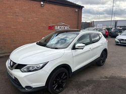 White Used 2014 Nissan Qashqai Tekna SUV | £6,495 (Super price)