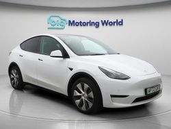 White Used 2022 Tesla Model Y Long Range AWD SUV | £22,400 (Fair price)