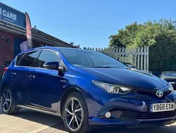 Used 2019 Toyota Auris Hybrid Design | £12,795 (Fair price)