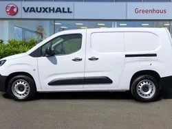 White New 2025 Citroën Berlingo MPV | £19,390