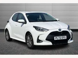 White Used 2023 Toyota Yaris Hybrid Hatchback | £15,650 (Good price)