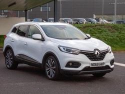 White Used 2019 Renault Kadjar Iconic SUV | £9,699 (Fair price)