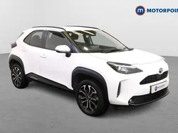 White Used 2023 Toyota Yaris Hybrid Design Estate | £20,349 (Good price)