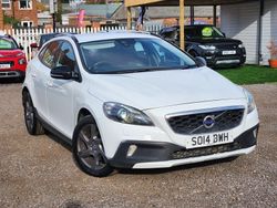 White Used 2014 Volvo V40 CC Estate | £4,990 (Fair price)