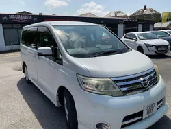White Used 2010 Nissan Serena MPV | £6,999 (Good price)