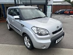 Silver Used 2010 Kia Soul SUV | £2,695 (Super price)