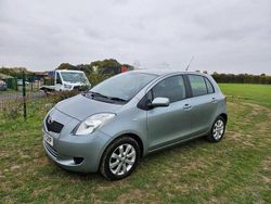 Silver Used 2007 Toyota Yaris | £3,850 (Fair price)