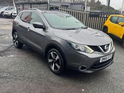 Grey Used 2016 Nissan Qashqai N-Connecta SUV | £7,495 (Fair price)